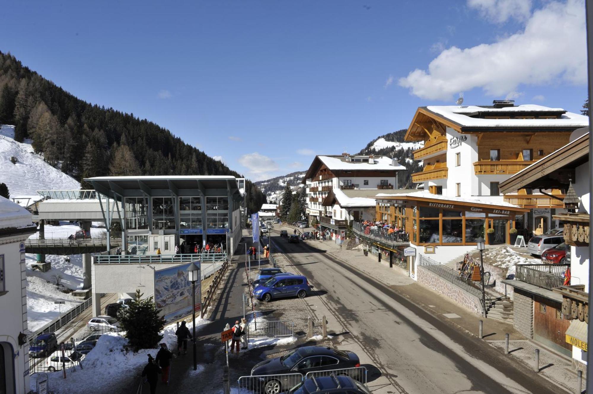 Hotel Europa Dolomites Σέλβα ντι Βαλ Γκαρντένα Εξωτερικό φωτογραφία