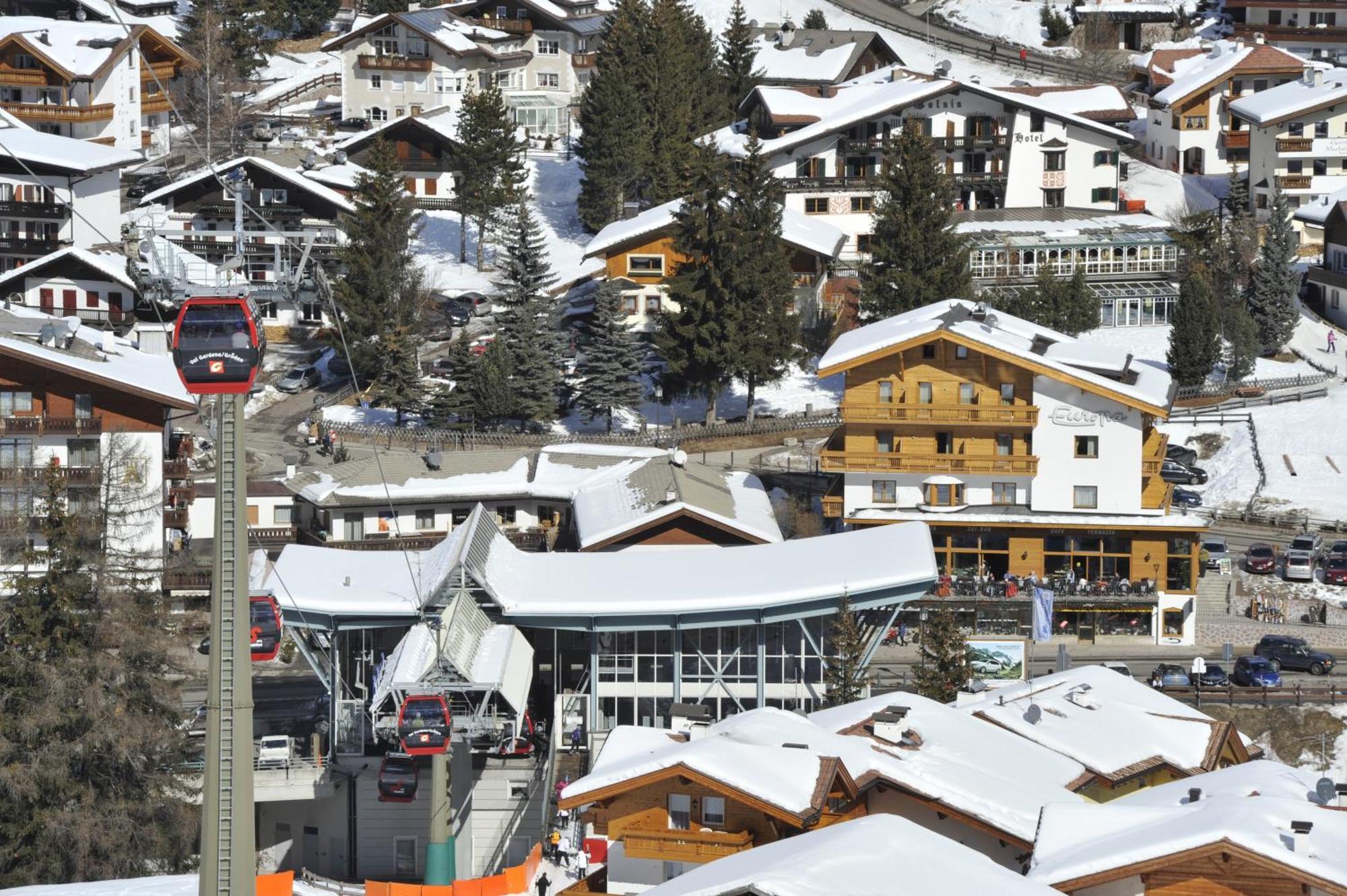 Hotel Europa Dolomites Σέλβα ντι Βαλ Γκαρντένα Εξωτερικό φωτογραφία