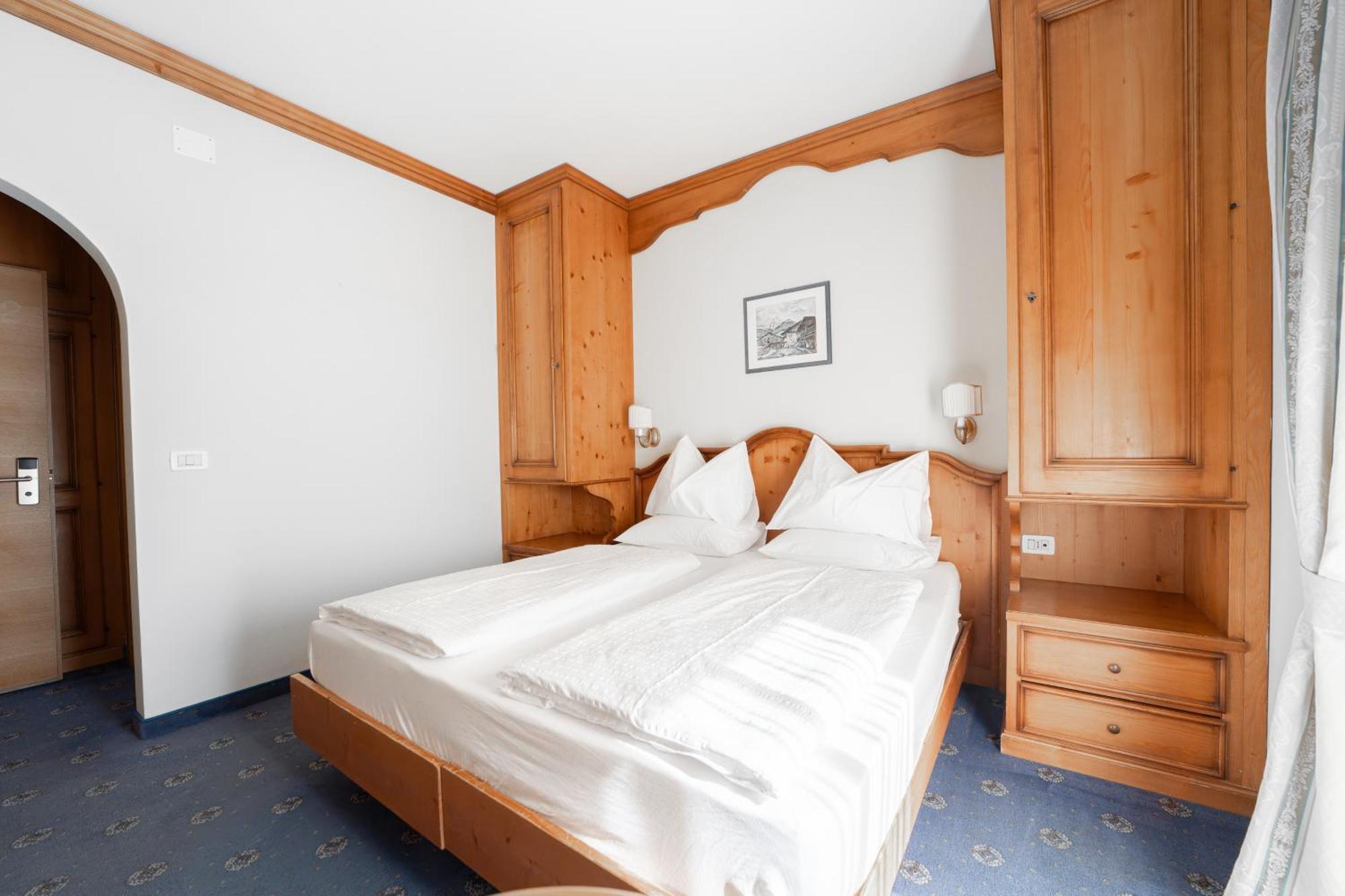 Hotel Europa Dolomites Σέλβα ντι Βαλ Γκαρντένα Εξωτερικό φωτογραφία